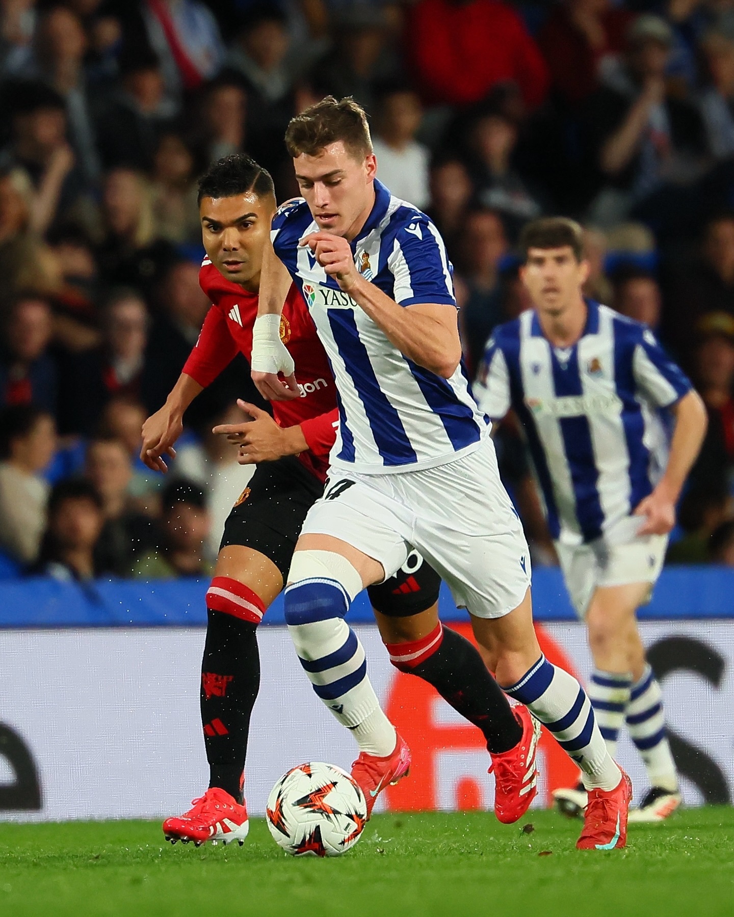 本菲卡战平多特蒙德，萨拉赫扑点救主欧联杯