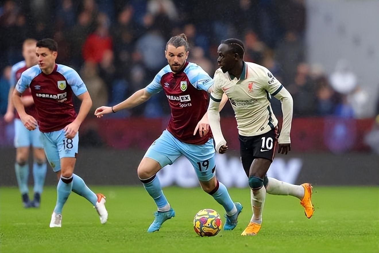 本菲卡战平多特蒙德，萨拉赫扑点救主欧联杯