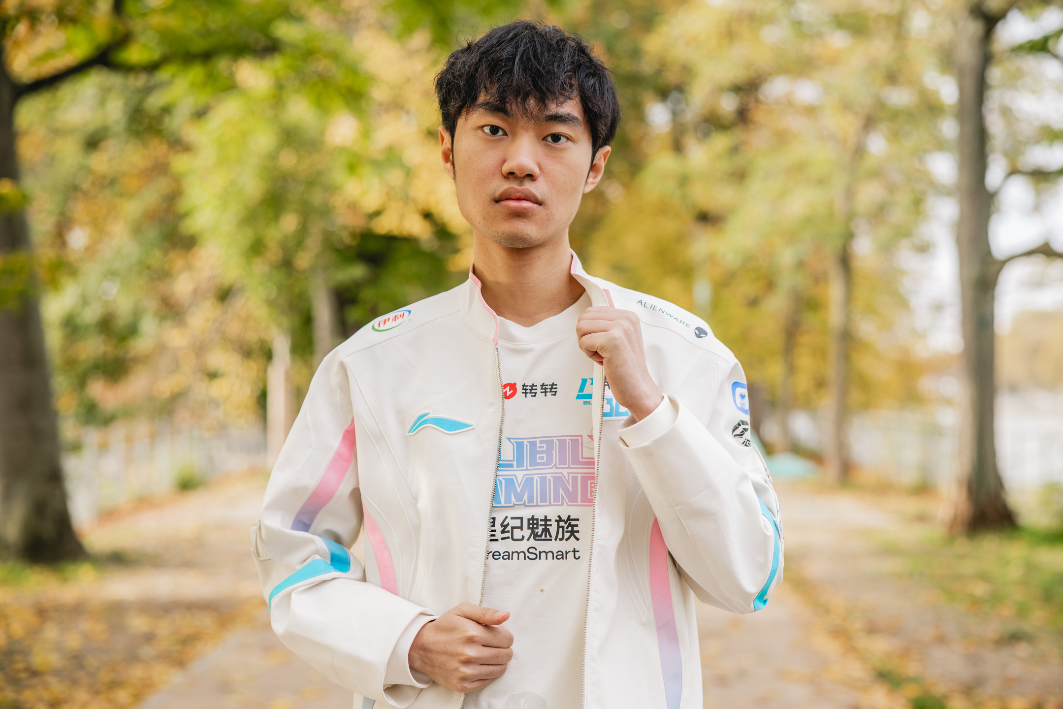 WBG翻盘FPX，Knight操刀奇招英雄翻盘小组赛3:2（巴黎）