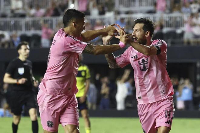 里昂险胜曼联，梅西梅开二度西甲