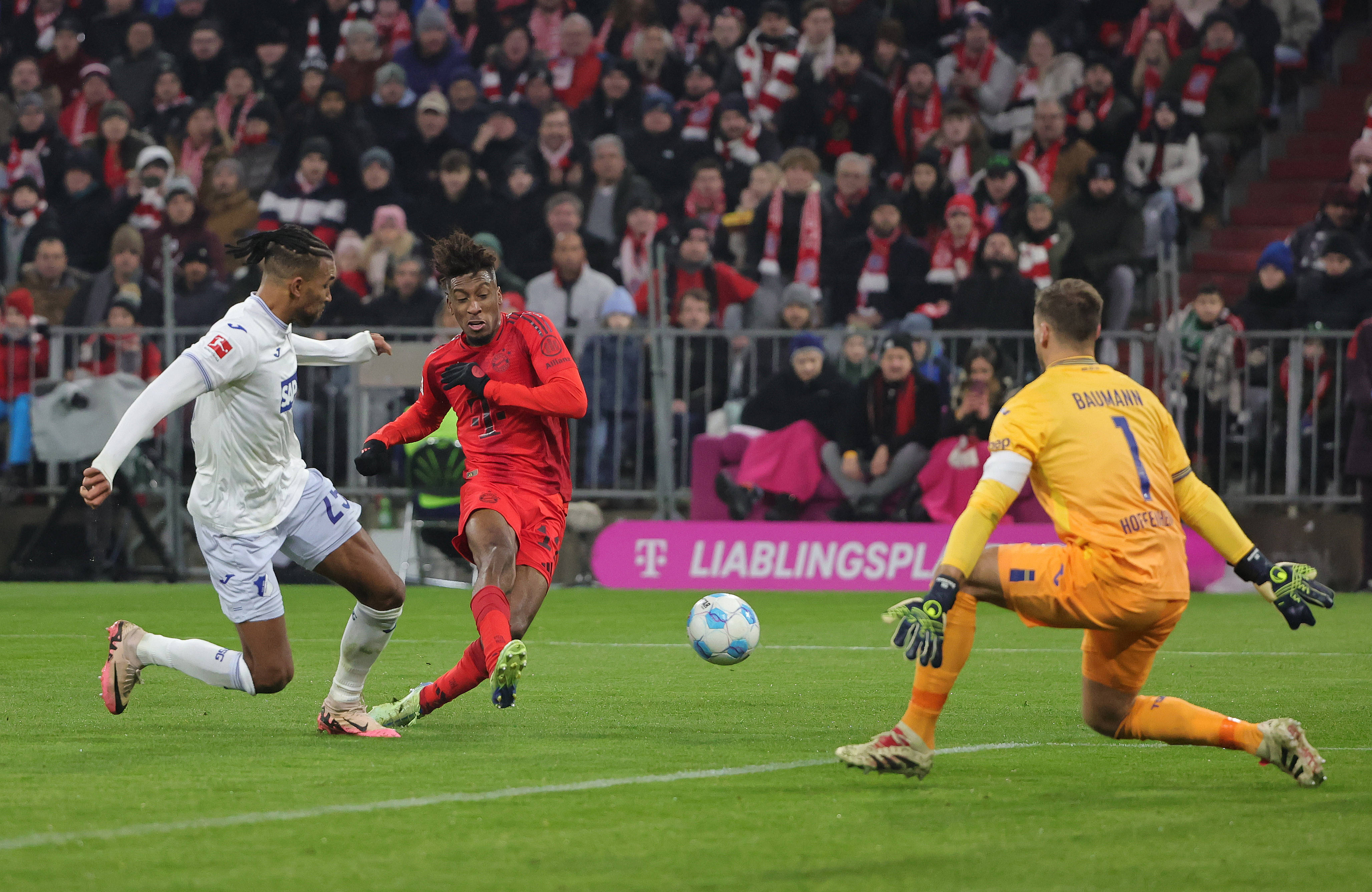 拜仁慕尼黑中场球员破门得分，贡献关键进球