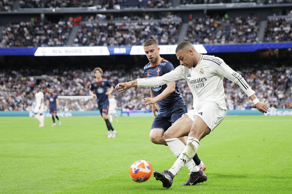 皇马险胜巴黎,姆巴佩送出助攻 皇马险胜巴黎,姆巴佩送出助攻